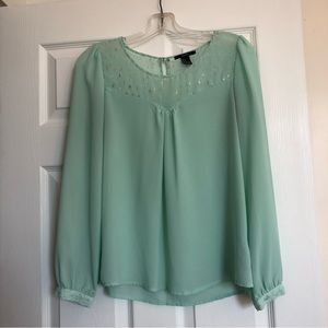 MAKE AN OFFER! Forever 21 Womens Juniors Light Green Sheer Blouse Small